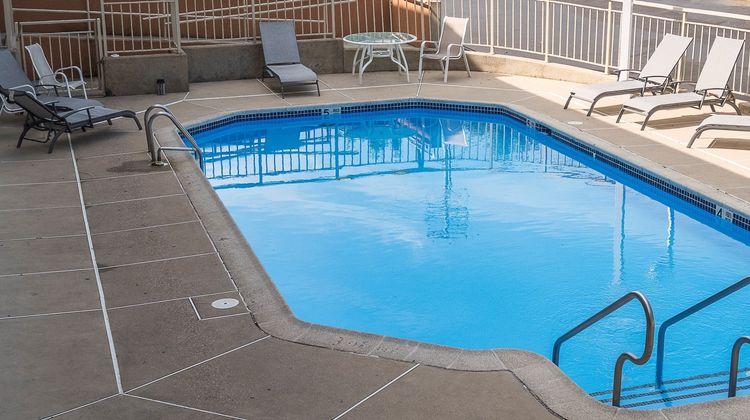 Red Roof Inn Lancaster Pool