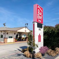 Red Roof Inn Arlington - Entertainment