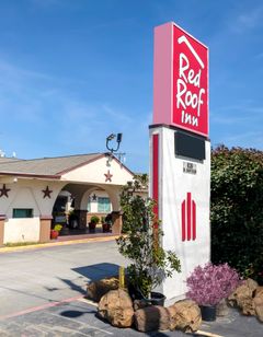 Red Roof Inn Arlington - Entertainment