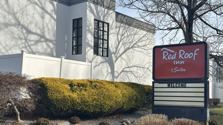 Red Roof Inn & Suites Middleborough Exterior