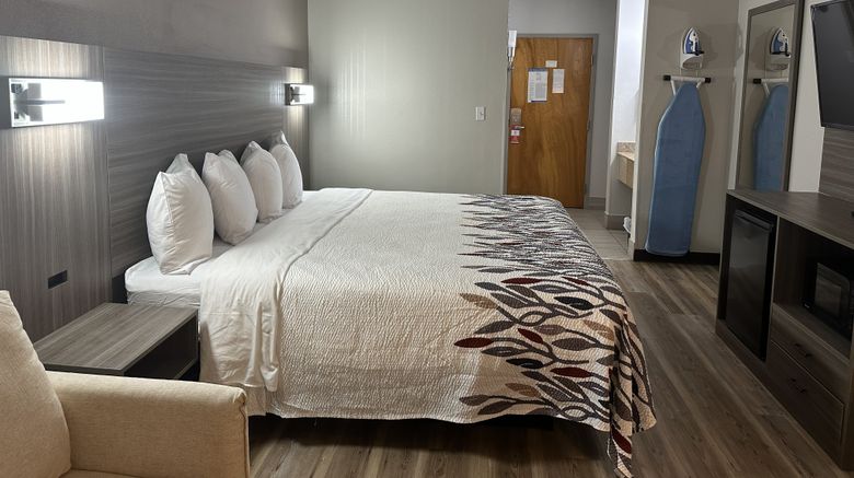 <b>Red Roof Inn & Suites Middleborough Suite</b>. Images powered by <a href="https://www.leonardoworldwide.com/" title="Leonardo Worldwide" target="_blank">Leonardo</a>.