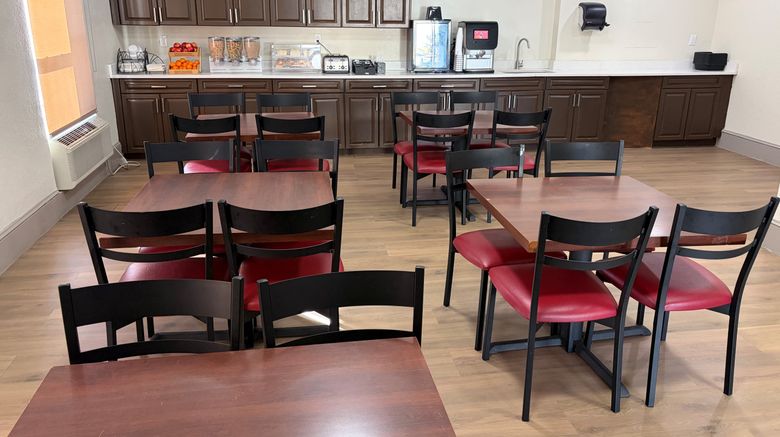 <b>HomeTowne Studios Richmond - W Broad St Restaurant</b>. Images powered by <a href="https://www.leonardoworldwide.com/" title="Leonardo Worldwide" target="_blank">Leonardo</a>.