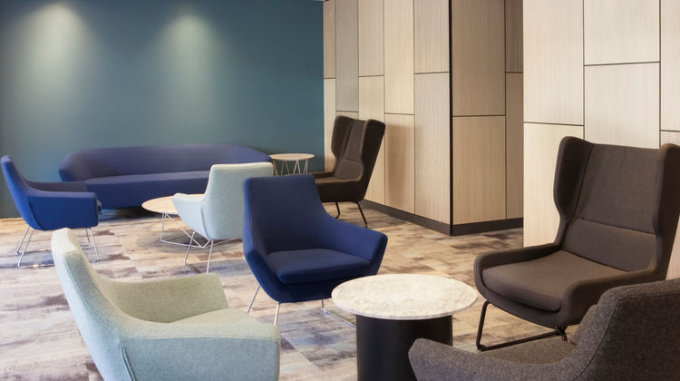 Metro Aspire Hotel Sydney Lobby