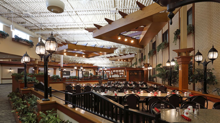 Canad Inns Fort Garry Lobby
