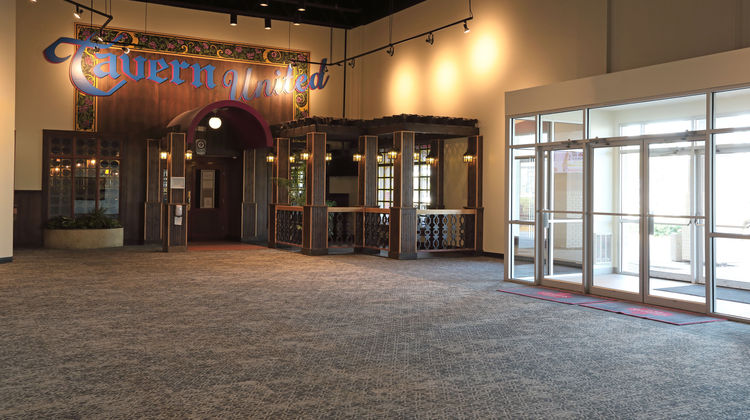 Canad Inns Fort Garry Lobby