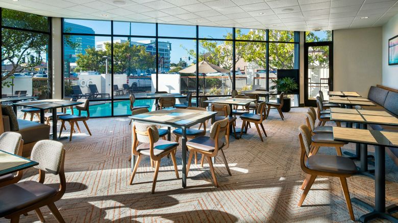 <b>Four Points Sheraton San Francisco Bay Restaurant</b>. Images powered by <a href="https://www.leonardoworldwide.com/" title="Leonardo Worldwide" target="_blank">Leonardo</a>.