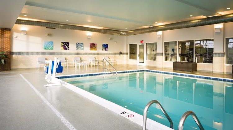 The Ohioan Hotel & Event Center Pool