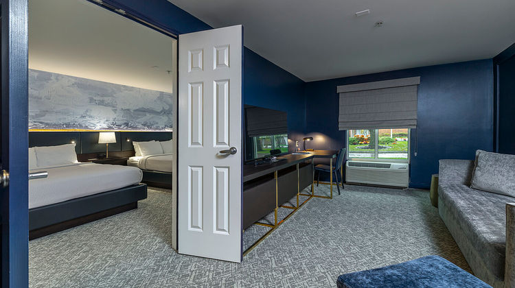 The Ohioan Hotel & Event Center Room