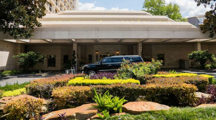 Houston Grand Hotel - River Oaks Exterior