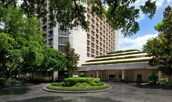 Houston Grand Hotel - River Oaks Exterior