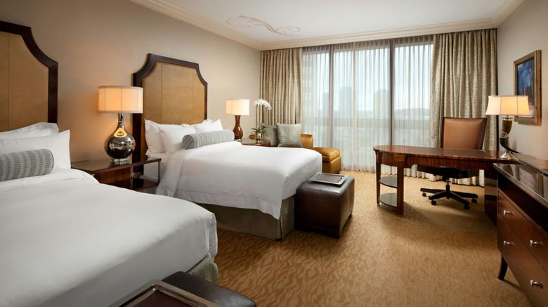 <b>Houston Grand Hotel - River Oaks Suite</b>. Images powered by <a href="https://www.leonardoworldwide.com/" title="Leonardo Worldwide" target="_blank">Leonardo</a>.