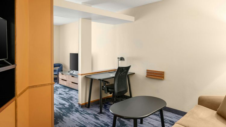 Fairfield Inn & Suites Marion Suite