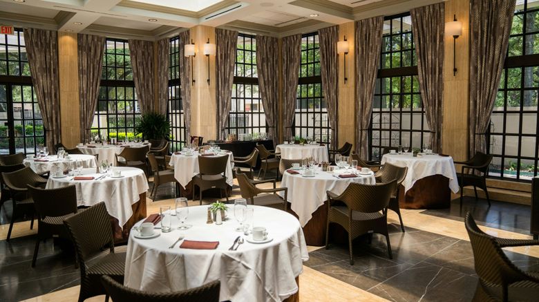 <b>Houston Grand Hotel - River Oaks Restaurant</b>. Images powered by <a href="https://www.leonardoworldwide.com/" title="Leonardo Worldwide" target="_blank">Leonardo</a>.