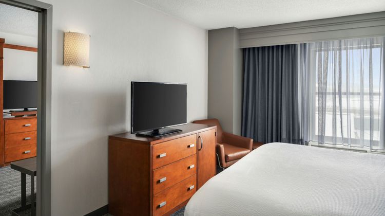 Courtyard by Marriott Hamilton Suite
