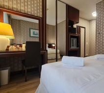 Garden Hotel Michelangelo Room