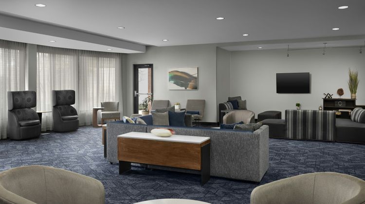 Courtyard by Marriott Airport Lobby