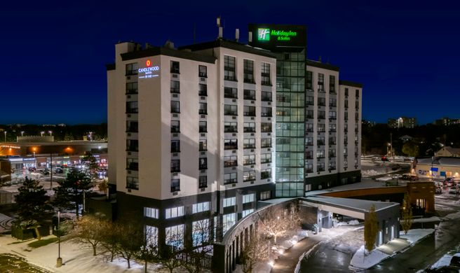 Holiday Inn Hotel & Stes London Exterior