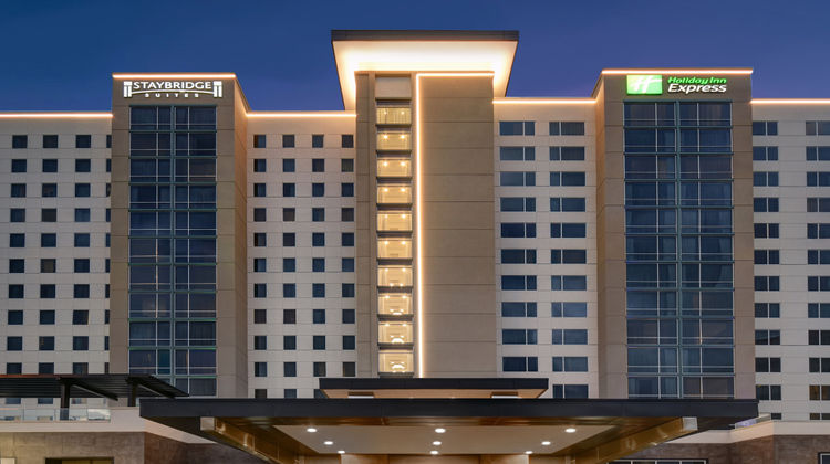Holiday Inn Express Galleria Area Exterior