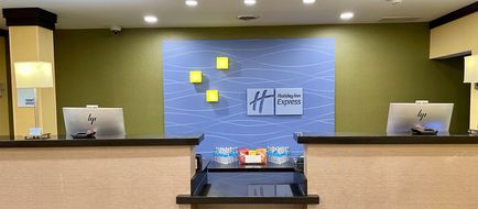 Holiday Inn Express & Stes Detroit North Exterior
