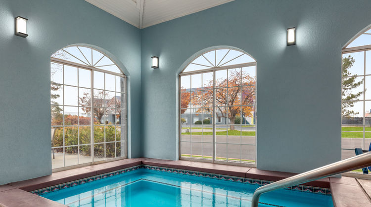 Garner Hotel Salt Lake City Airport Pool