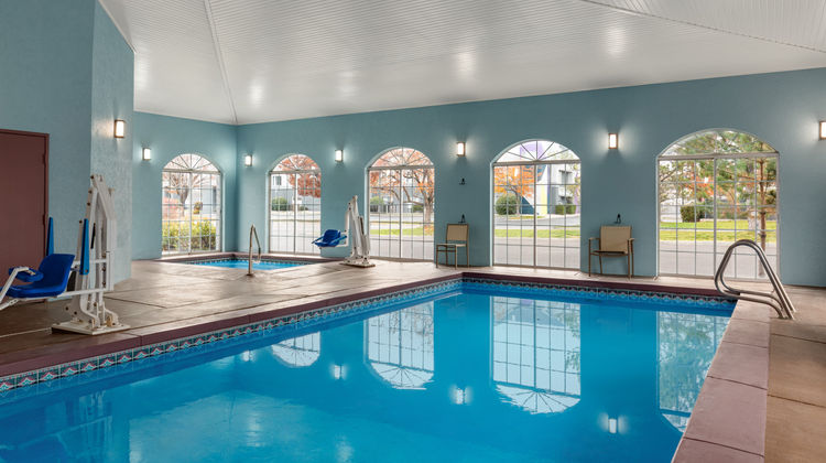 Garner Hotel Salt Lake City Airport Pool