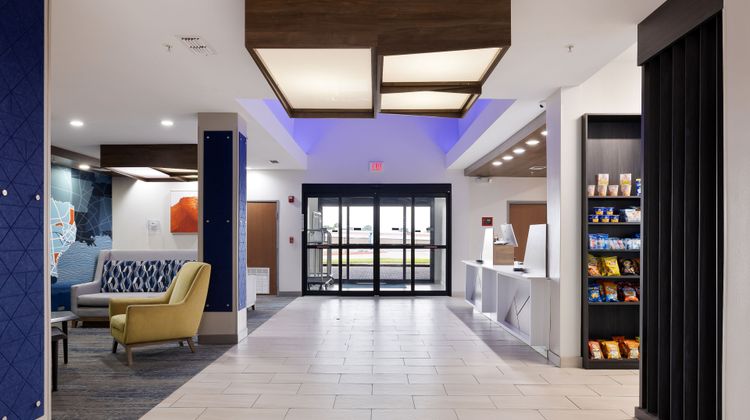 Holiday Inn Express Kingsville Exterior