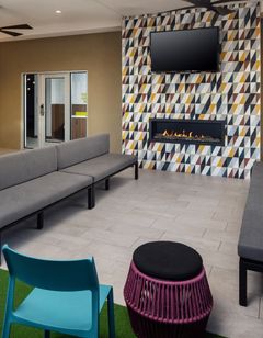 Home2 Suites Memphis Downtown