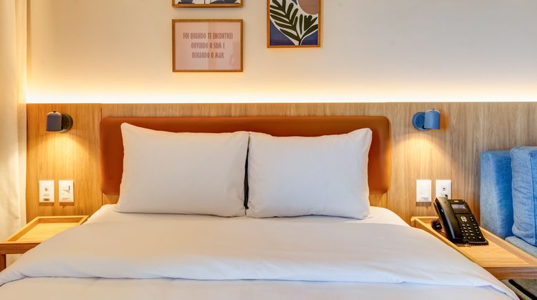 <b>Hampton Caragu Room</b>. Images powered by <a href="https://www.leonardoworldwide.com/" title="Leonardo Worldwide" target="_blank">Leonardo</a>.