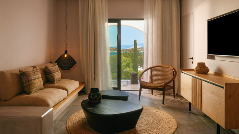 <b>Minos Beach Art Hotel Suite</b>. Images powered by <a href="https://www.leonardoworldwide.com/" title="Leonardo Worldwide" target="_blank">Leonardo</a>.