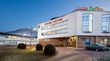Hotel Victor Pruszkow by DeSilva Exterior