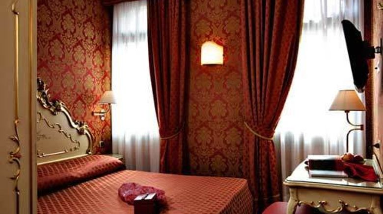 <b>Torino Hotel Room</b>. Images powered by <a href="https://www.leonardoworldwide.com/" title="Leonardo Worldwide" target="_blank">Leonardo</a>.