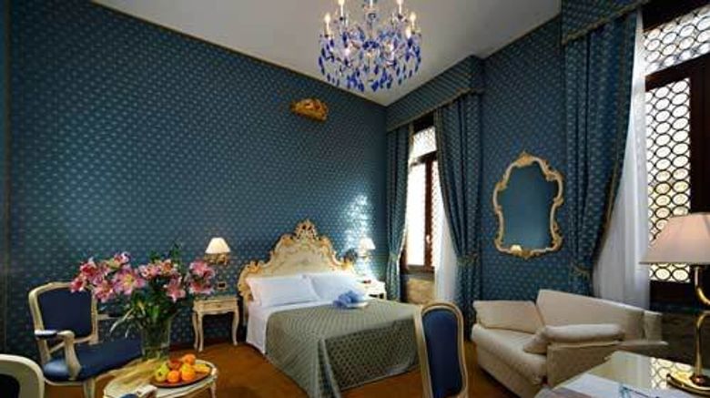 <b>Torino Hotel Room</b>. Images powered by <a href="https://www.leonardoworldwide.com/" title="Leonardo Worldwide" target="_blank">Leonardo</a>.