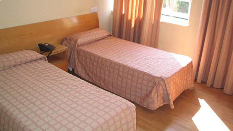 <b>BlueSense Madrid Genova Room</b>. Images powered by <a href="https://www.leonardoworldwide.com/" title="Leonardo Worldwide" target="_blank">Leonardo</a>.