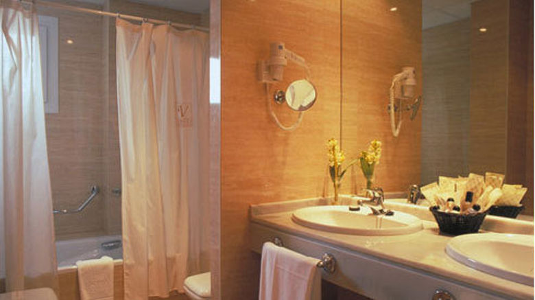 <b>Avenida Hotel Room</b>. Images powered by <a href="https://www.leonardoworldwide.com/" title="Leonardo Worldwide" target="_blank">Leonardo</a>.