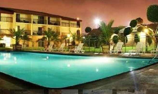 Ontario Airport Inn Exterior