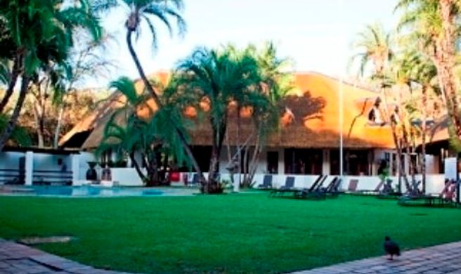 Kwa Maritane Bush Lodge Exterior