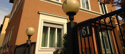 Hotel Metro Exterior
