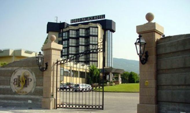 Borgo Palace Hotel Exterior