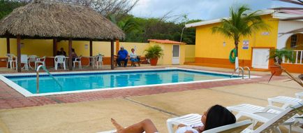 Coconut Inn Exterior