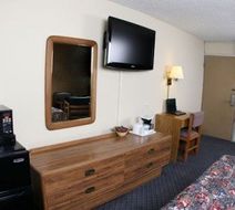 Ontario Airport Inn Room