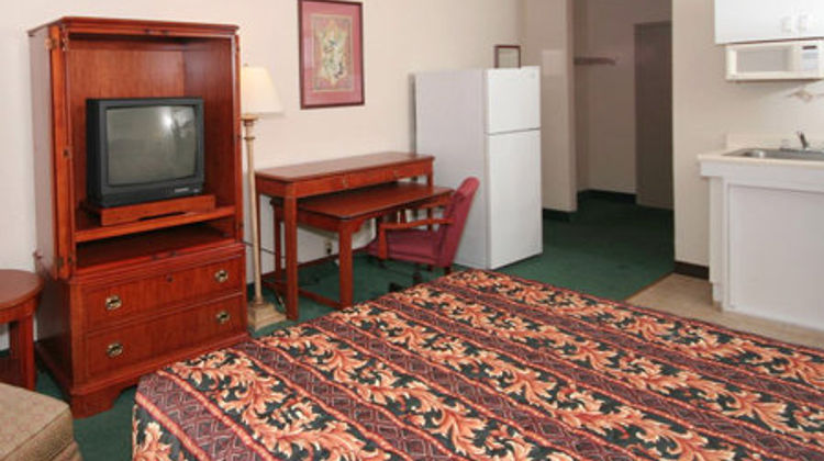 Arlington Suites Room