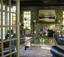Chimney Hill Farm Estate & Ol' Barn Inn Lobby