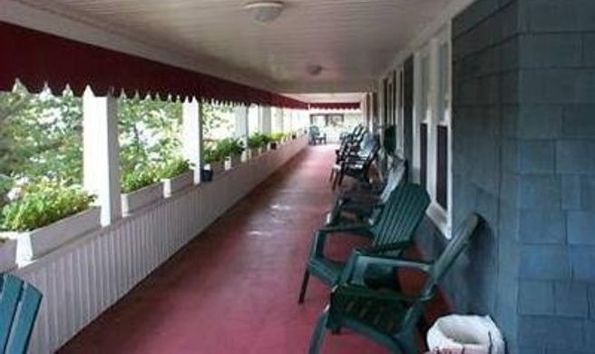 The Bentley Inn Exterior