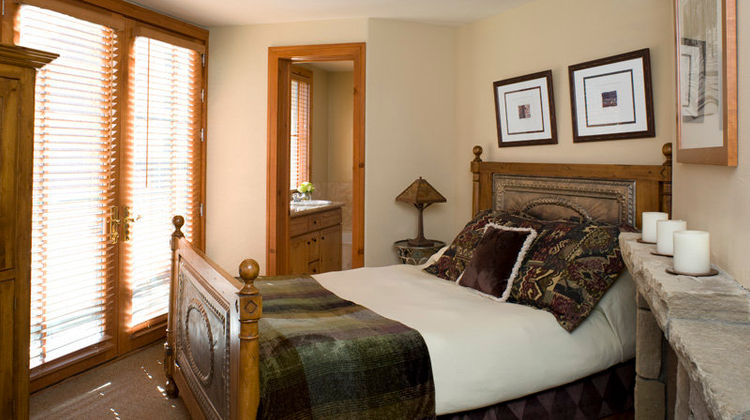Inn at Lost Creek Room
