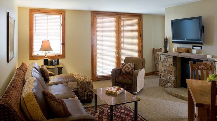 Inn at Lost Creek Room