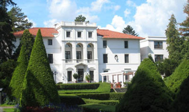 Geneva on the Lake Exterior