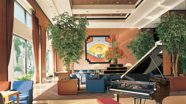 <b>Trident, Nariman Point Lobby</b>. Images powered by <a href=https://www.travelagewest.com/Hotels/Mumbai/