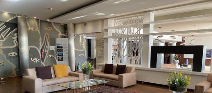 Castelli Hotel Lobby