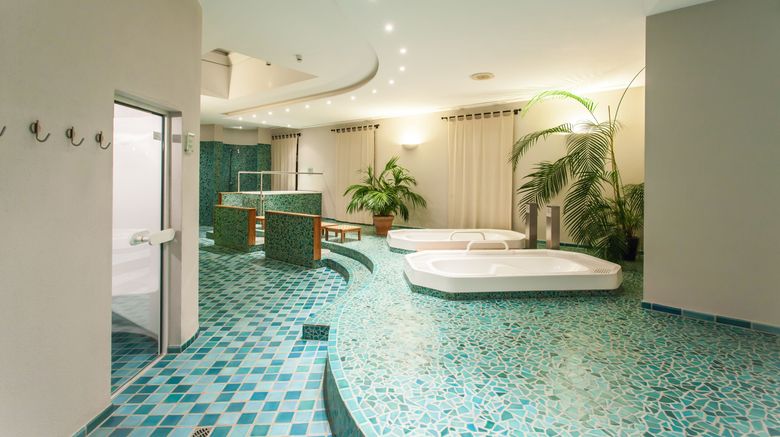 <b>Hotel Deutscher Hof Pool</b>. Images powered by <a href="https://www.leonardoworldwide.com/" title="Leonardo Worldwide" target="_blank">Leonardo</a>.
