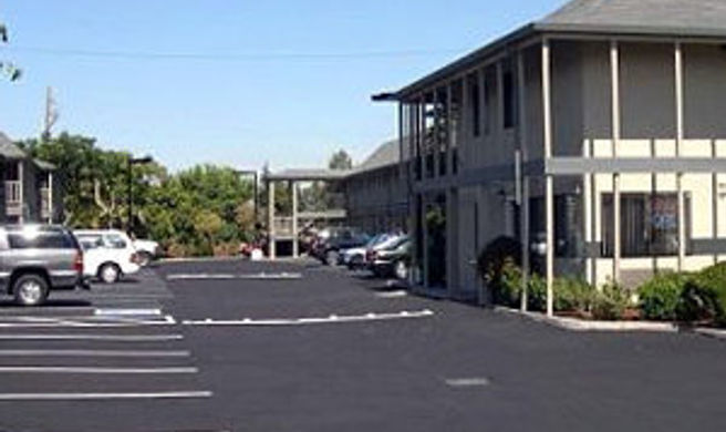 Alura Inn Exterior